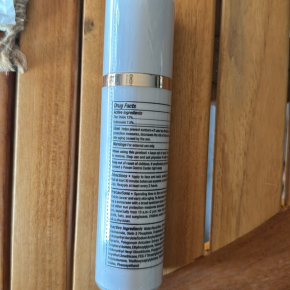 DRMTLGY Universal Tinted Moiturizer NEW - Picture 7 of 8